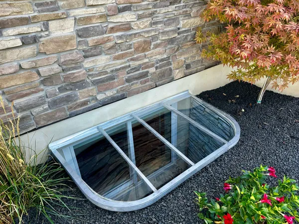 Premium Polycarbonate Window Well Cover Premium Polycarbonate Window Well Cover